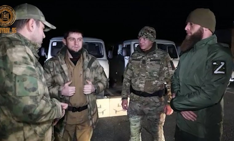 Делегация из ЧР передала помощь от РОФ им. А.-Х. Кадырова донецкому батальону 