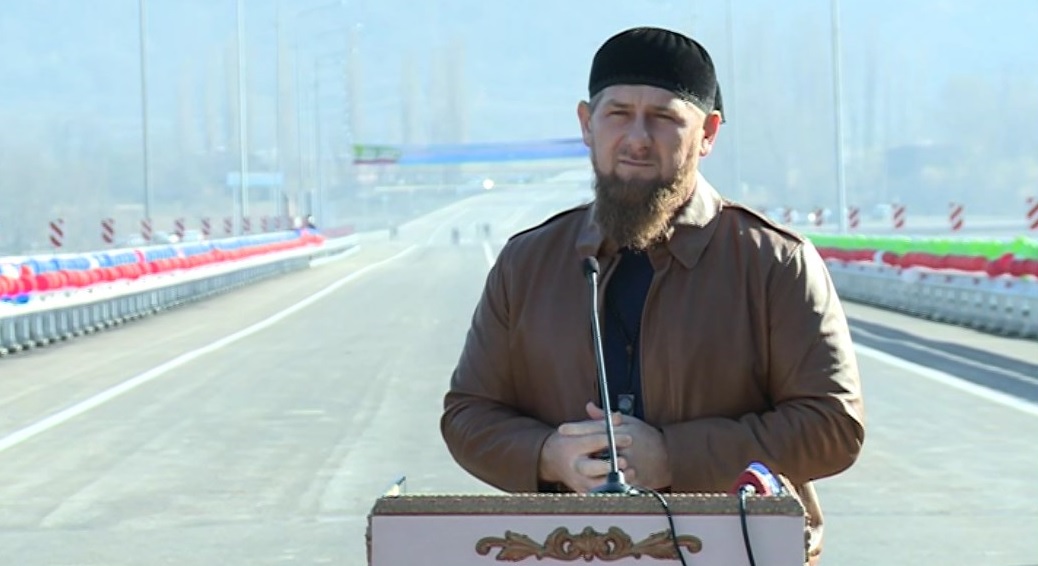 Новый мост, связывающий горные районы Чечни, сдан в эксплуатацию