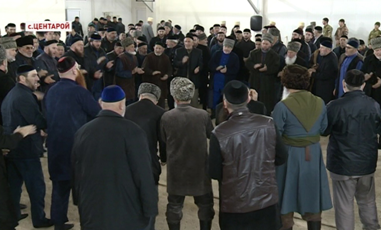 В Центарое прошли религиозные обряды в честь назначения Рамзана Кадырова