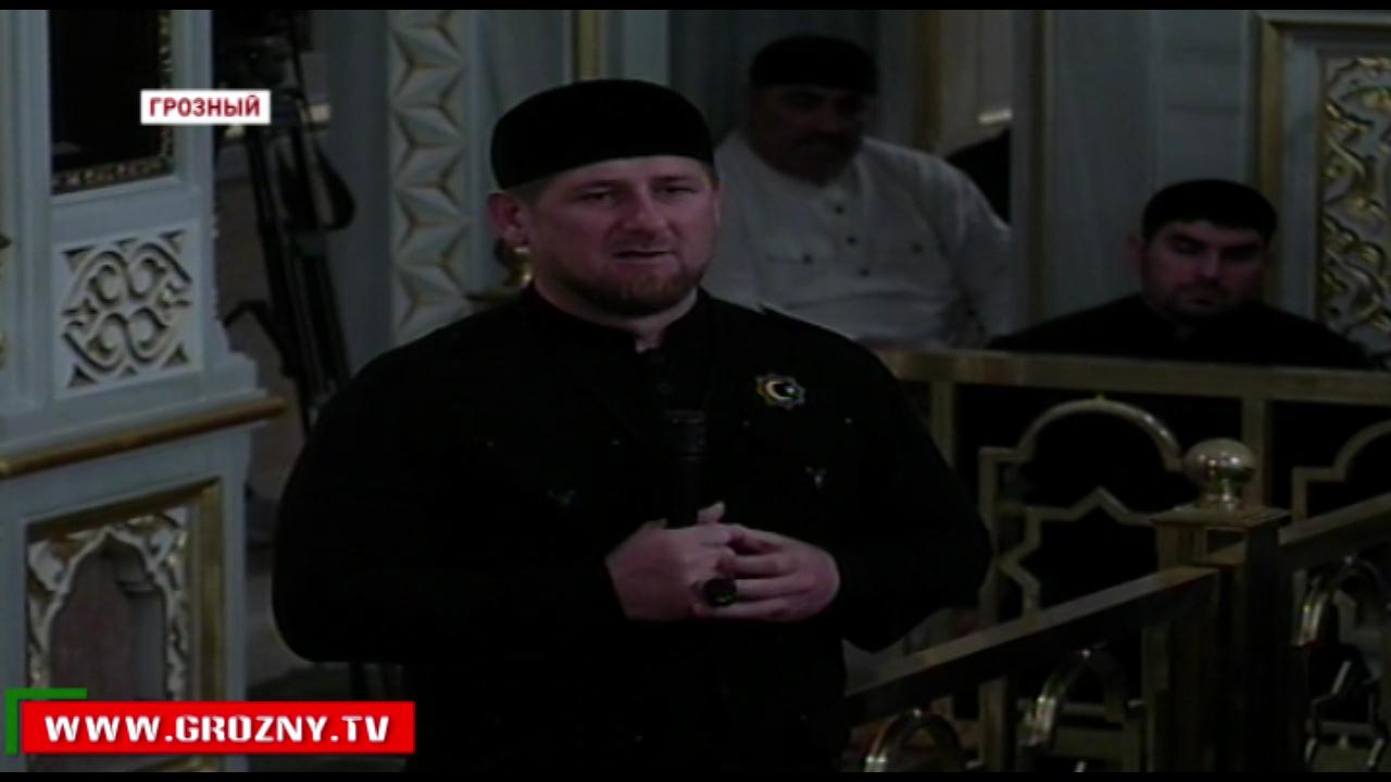 Рамзан Кадыров поздравил   мусульман   с началом священного месяца в мечети «Сердце Чечни»