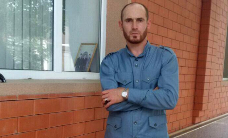 Жителя Чечни наградят медалью МЧС России за спасение людей из горящего автомобиля