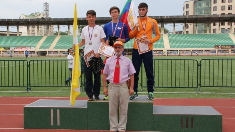 Чеченские спасатели завоевали 10 медалей на чемпионате СКФО по пожарно-прикладному спорту