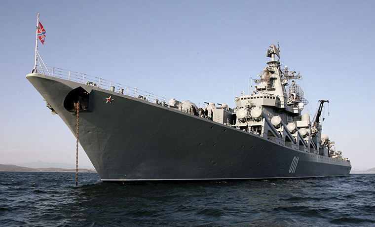 Российский крейсер &quot;Варяг&quot; провел совместное учение с фрегатом ВМС Сингапура