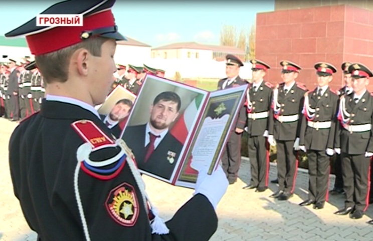 Курсанты Суворовского военного училища дали торжественное обещание