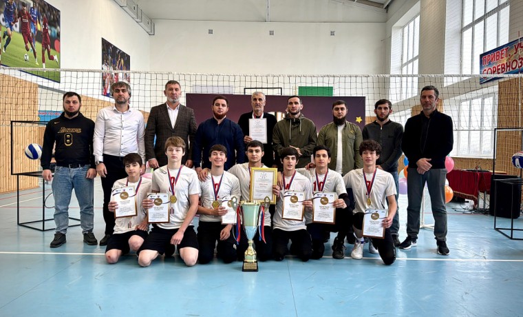 Школьная волейбольная команда города Грозного признана лучшей в ЧР