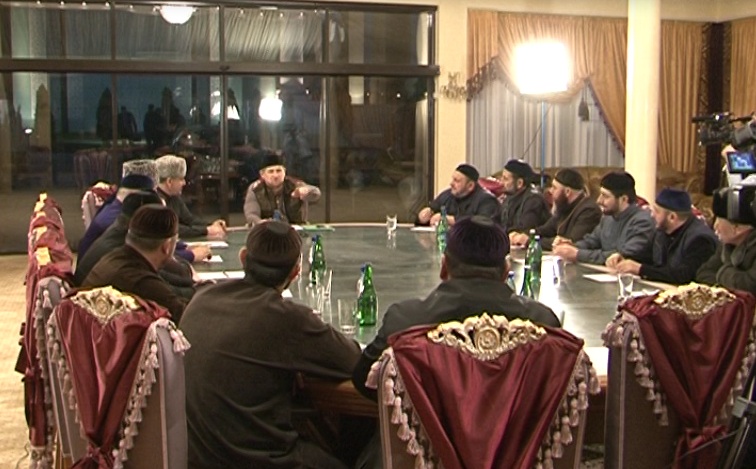 Р. Кадыров обсудил с представителями духовенства вопросы противодействия ваххабитской идеологии