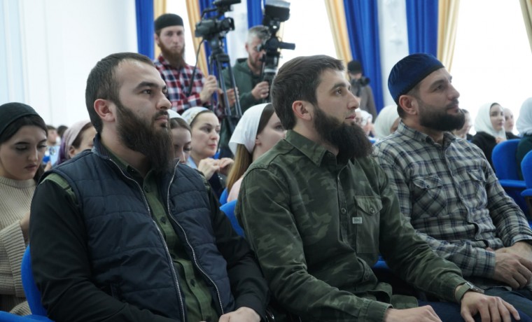 В Чеченском педколледже состоялся «Вечер нашидов»