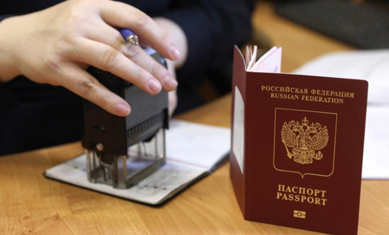 Выдачу загранпаспортов возобновили в ЧР
