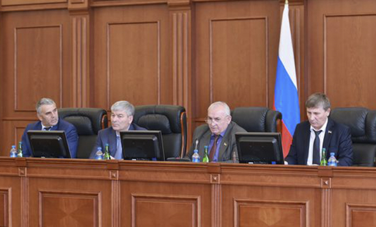 В Грозном состоялось очередное заседание Парламента ЧР