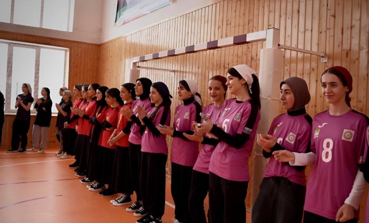 В Чеченской Республике впервые стартовала школьная волейбольная лига среди девушек