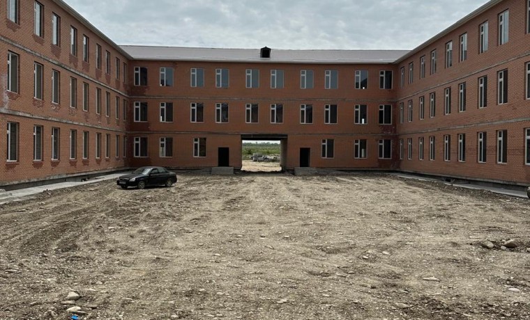 В Цоци-Юртовском поселении продолжается строительство новой школы в рамках нацпроекта «Образование»