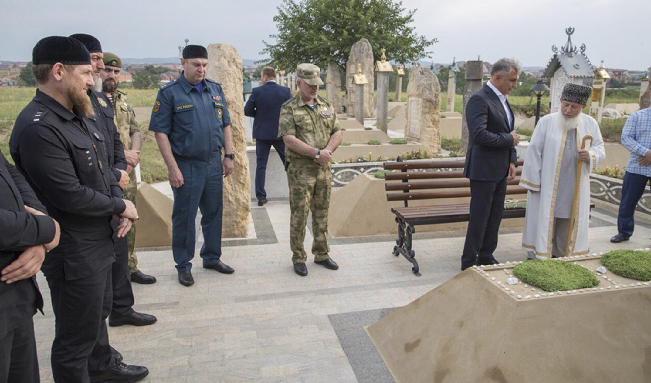 Александр Матовников посетил могилу Первого Президента ЧР Ахмата-Хаджи Кадырова