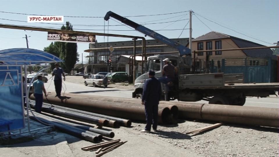 В Урус-Мартановком районе приступили к замене арочных трубопроводов на нырковые