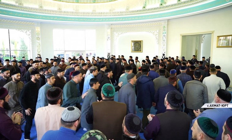 В Ахмат-Юрте прошли религиозные мероприятия в память о Зелимхане Кадырове