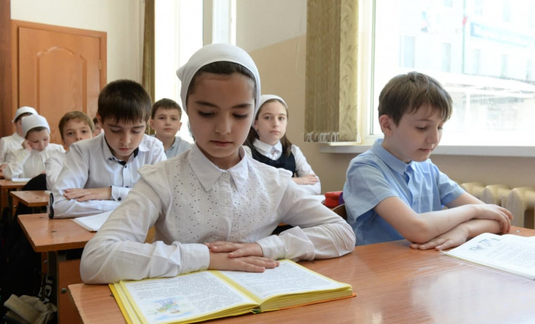 РОФ им. А.-Х. Кадырова подарит школьникам Грозного более 27 тысяч новогодних подарков
