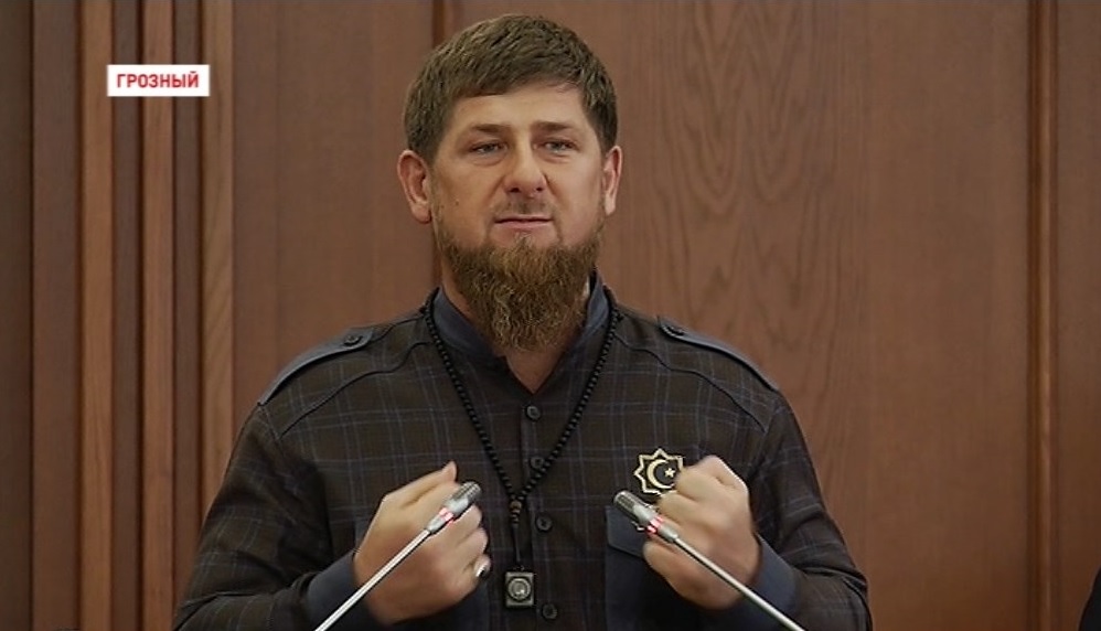 В Грозном прошло первое заседание Парламента ЧР с участием избранного главы Чечни Рамзана Кадырова 
