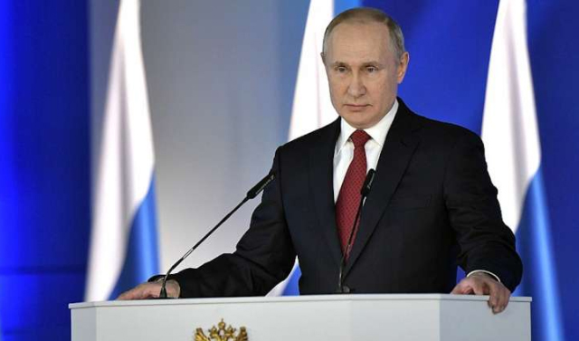 Владимир Путин поручил сократить сроки рассмотрения заявлений на материнский капитал 