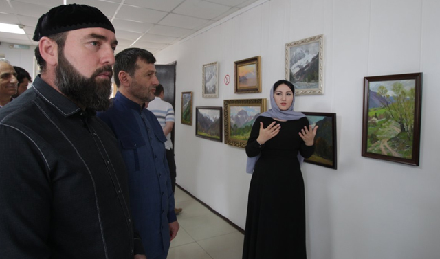 В Доме Профсоюзов открылась персональная выставка Заслуженного художника Чечни Магомеда Закриева
