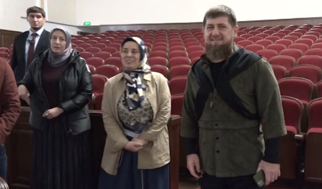 Рамзан Кадыров посетил репетицию юбилейного концерта Чеченской госфилармонии имени А. Шахбулатова