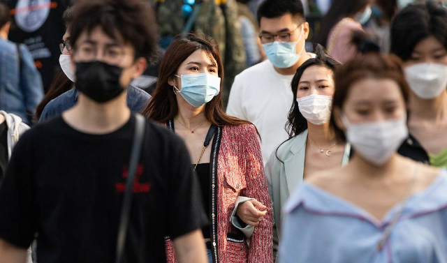Власти Китая впервые не выявили новых случаев заражения коронавирусом
