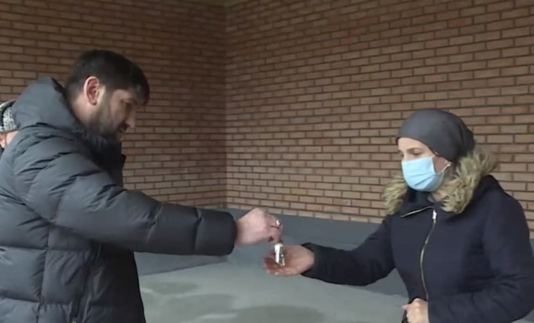 РОФ им. А.-Х. Кадырова решил жилищный вопрос сразу девяти семей в Чеченской Республике