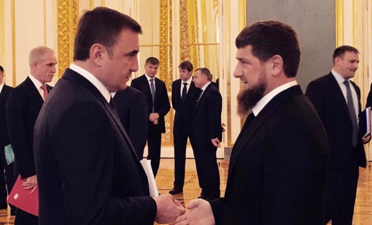 Алексей Дюмин поздравил Рамзана Кадырова с 20-й годовщиной принятия Конституции ЧР