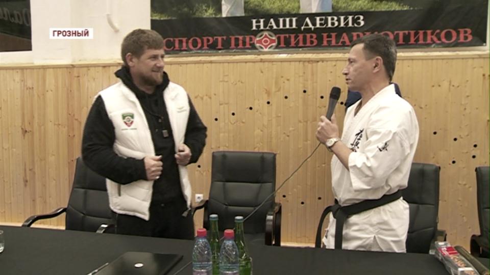 Р. Кадыров стал обладателем пятого дана чёрного пояса по карате 