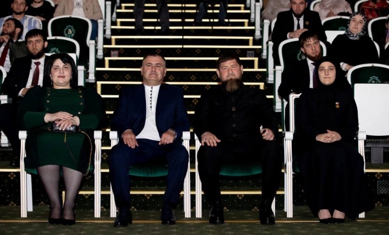 Рамзан Кадыров принял участие в церемонии закрытия Дней культуры Южной Осетии в ЧР