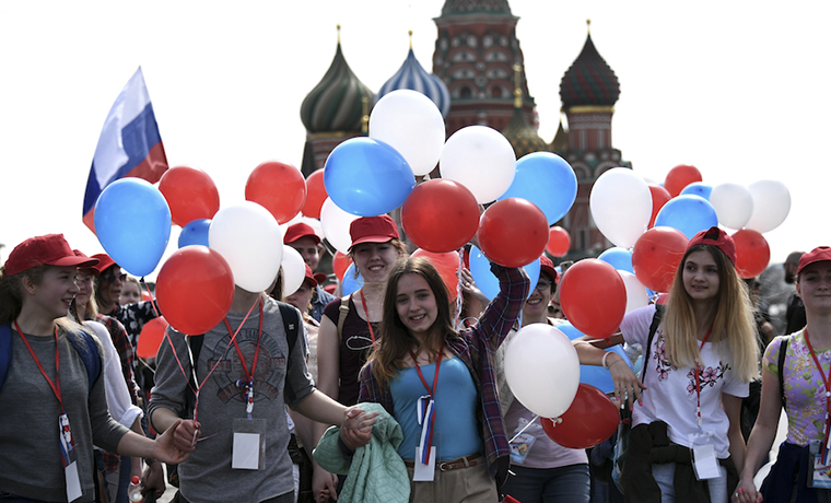 Больше половины россиян гордится своей страной