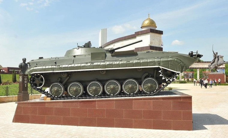 В Мемориальном комплексе им. А.А. Кадырова установили новый экспонат - БРМ-1К