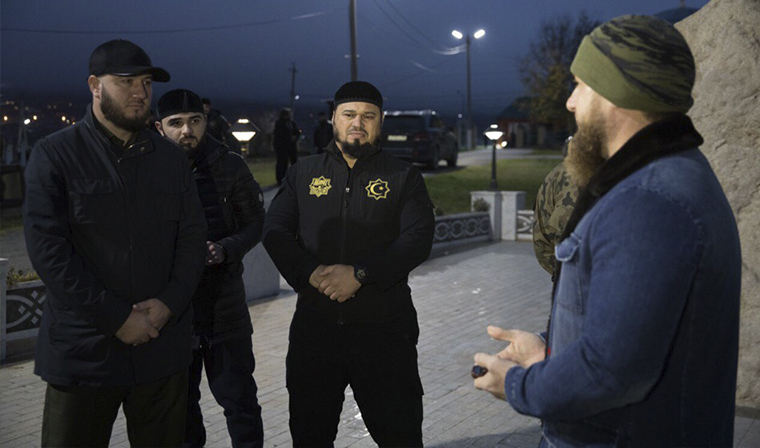 Глава Чеченской Республики посетил родовое кладбище в селе Центарой