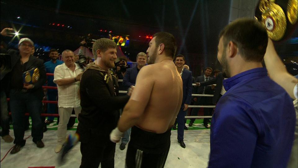 Руслан Чагаев завоевал пояс регулярного чемпиона мира в супертяжелом весе по версии WBA