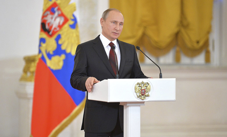 Владимир Путин: Приняв Конституцию, народ Чечни взял свою судьбу в собственные руки