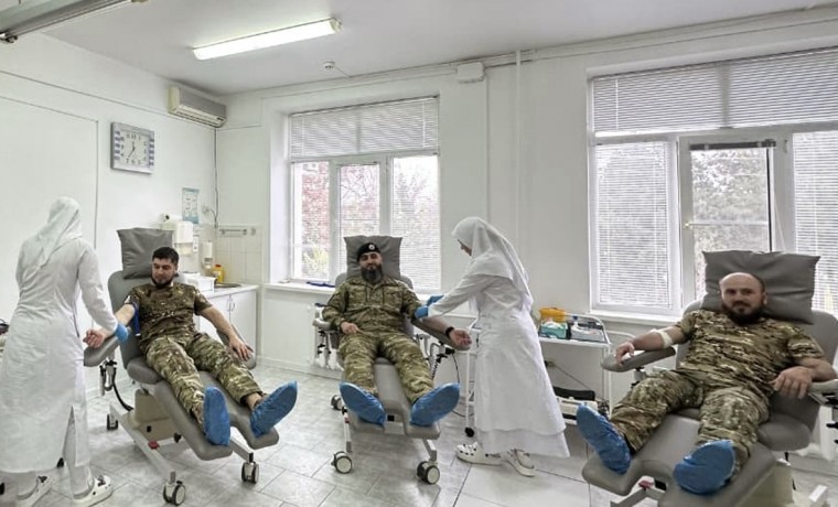 Более 40 военнослужащих Росгвардии стали донорами в Грозном
