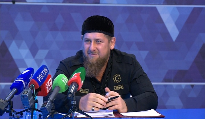 Глава Чечни: Нужно зарабатывать авторитет, выполняя поручения президента страны