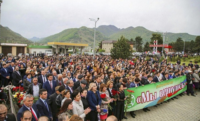 Рамзан Кадыров поздравил карачаевцев с 60-летием возрождения народа