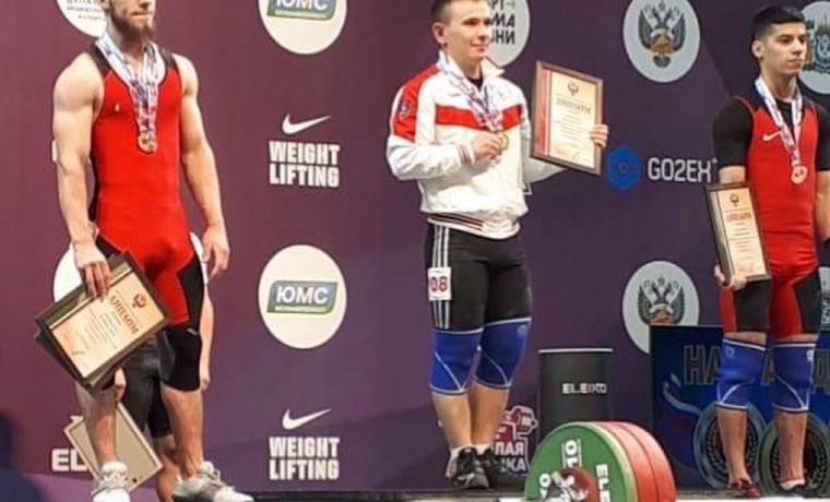 Чеченский спортсмен завоевал серебряную награду на Чемпионате России по тяжелой атлетике