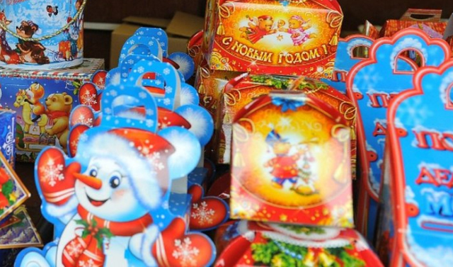 Более 3 тысяч детей из Грозного получили новогодние подарки
