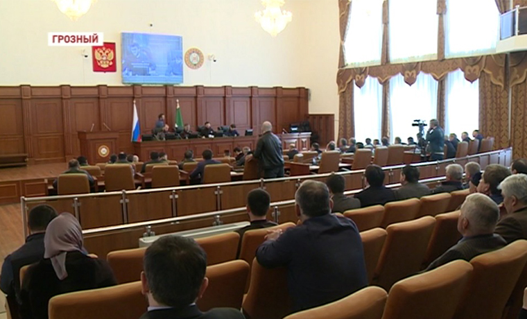 В Парламенте прошло очередное заседание под председательством Магомеда Даудова