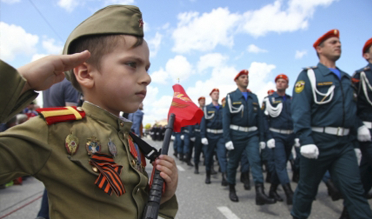 Сотрудники МЧС готовятся к Параду Победы в Грозном