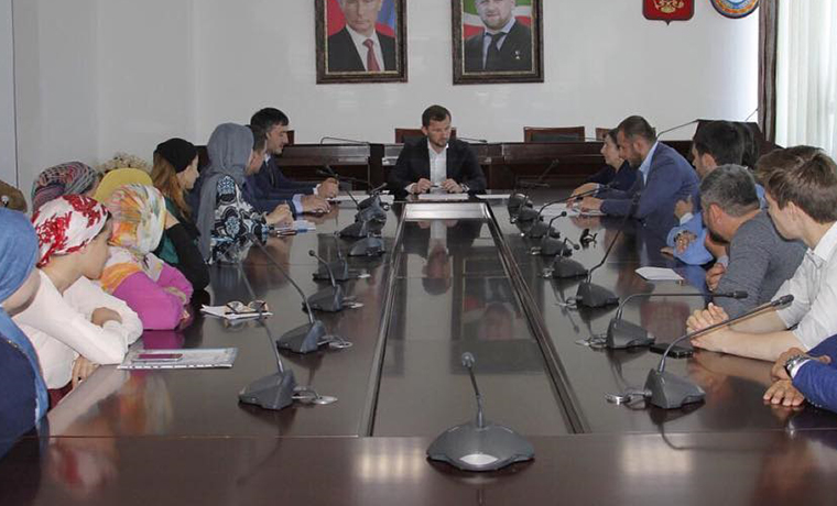 Министр культуры Чечни встретился с будущими абитуриентами ведущих творческих вузов страны