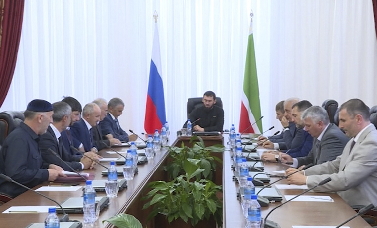 В Парламенте Чечни обсудили развитие высокогорья региона