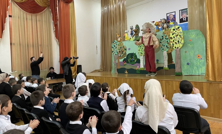В Грозном поставили благотворительный спектакль для детей с проблемами слуха