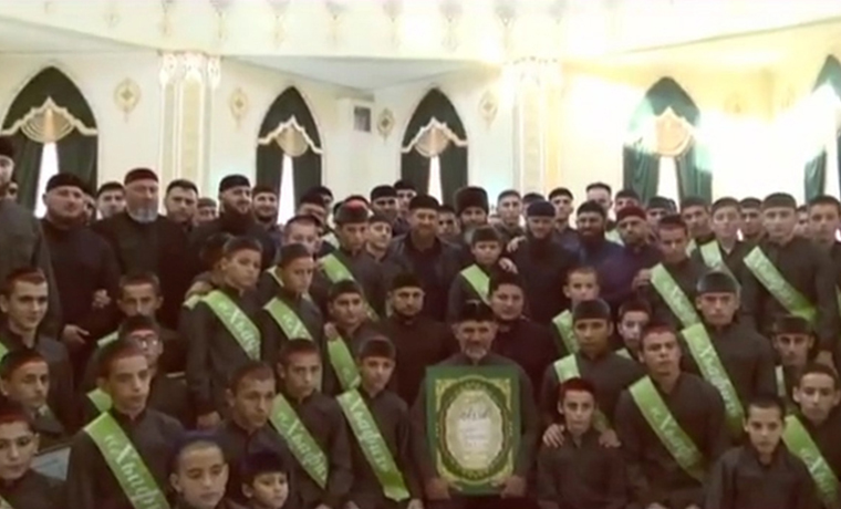 Пятьдесят пять учеников Аргунской школы хафизов имени Табарик Байсултановой стали выпускниками 
