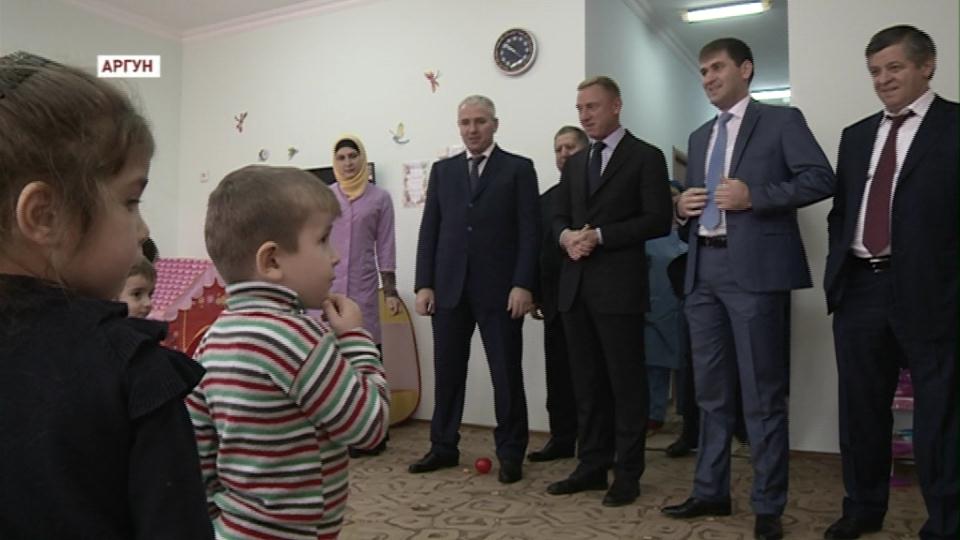 Дмитрий Ливанов посетил образовательные учреждения республики