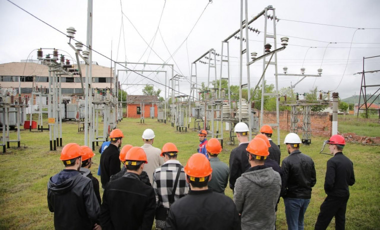 «Чеченэнерго» провело для студентов экскурсию на подстанцию им. Мовлида Висаитова