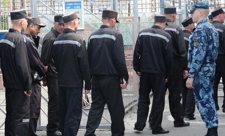 В РФ за 10 лет почти в два раза сократилось число заключенных