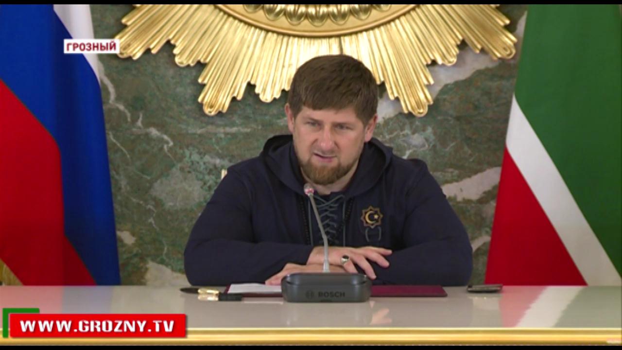 Рамзан Кадыров провел совещание с депутатами Парламента Чечни