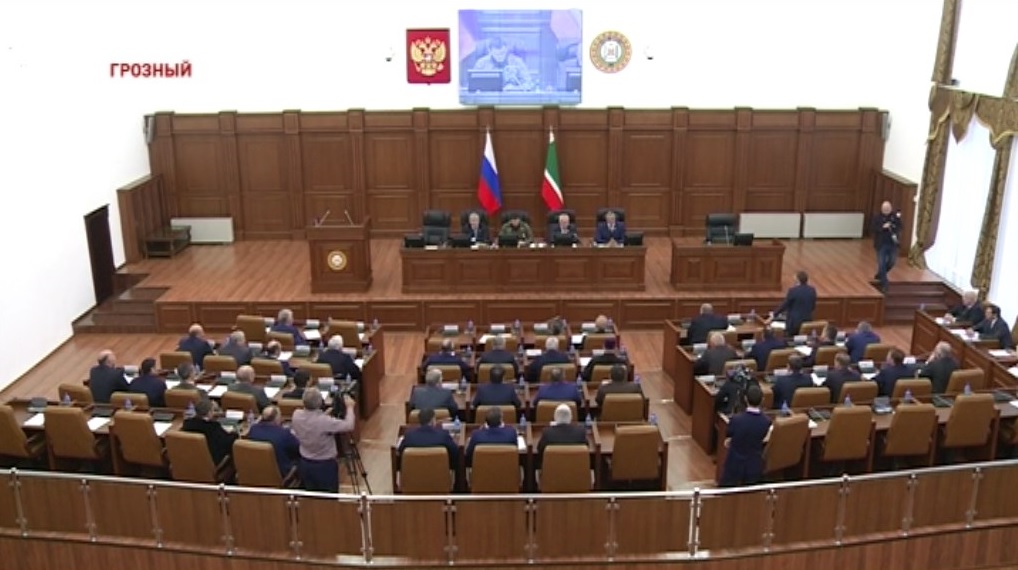 В Парламенте Чечни приняли ряд важных постановлений