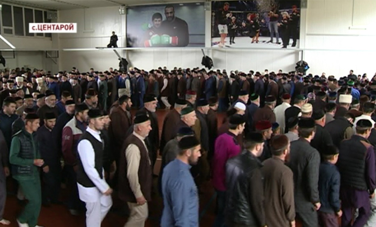 В Центарое прошли религиозные обряды ко Дню памяти и скорби народов Чеченской Республики